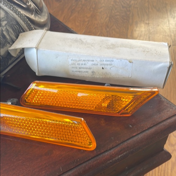 Porscha Amber Reflective Side Flasher  Lights - Picture 1 of 2